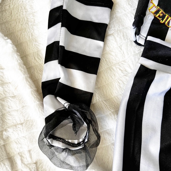 Beetlejuice Halloween Costume - Picture 6 of 6